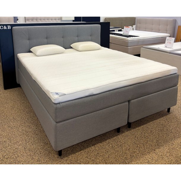 C &amp; B Kontinentalseng 180x200 cm. med Trenset gavl og Cool Plus latextopmadras - udstillingsseng