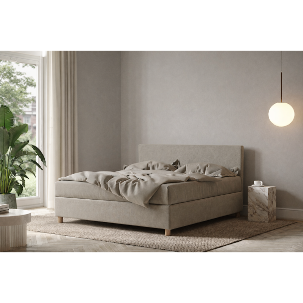 C &amp; B Kontinentalseng sandwich 200x200 cm. med latexpolstring og Cool Plus top