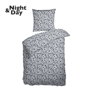 Sengetj Madeleine Blue satin 140x200 + pudebetrk 63x60 fra Night & Day